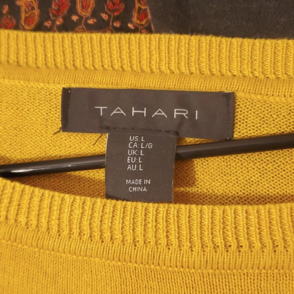 NWOT 💛 Tahari Sweater - Picture 3 of 10